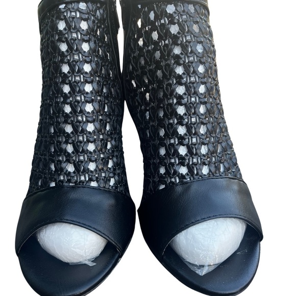 Shoe Dazzle Black Open Peep Toe Ankle Block Woven Heeled Dressy Sandal Size 7.5 - Picture 11 of 15